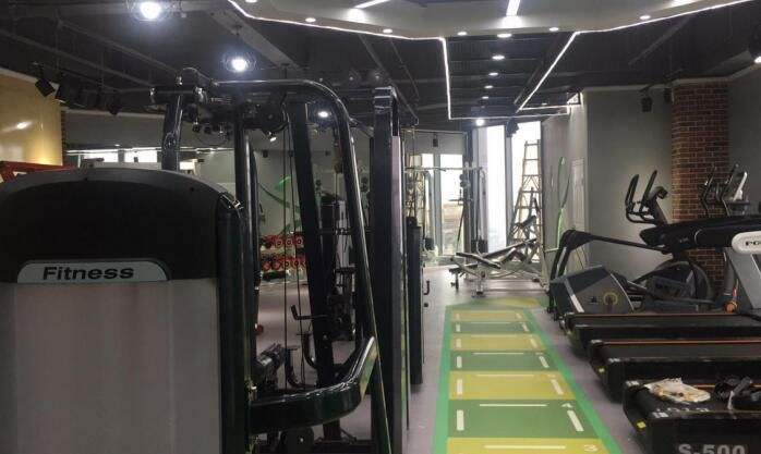 健身房加盟店器械區,健身房店面展示