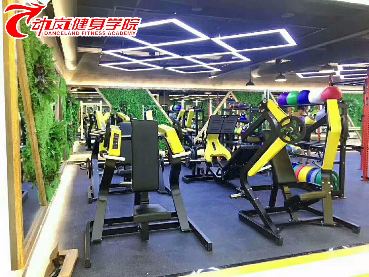 動(dòng)嵐健身全國連鎖店裝修風(fēng)格展示