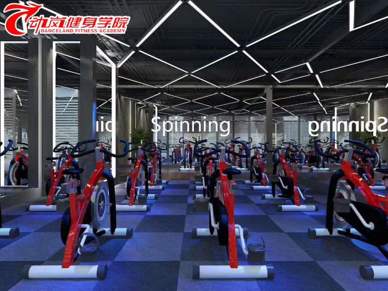 裝修風(fēng)格展示——器械區、動(dòng)感單車(chē)房