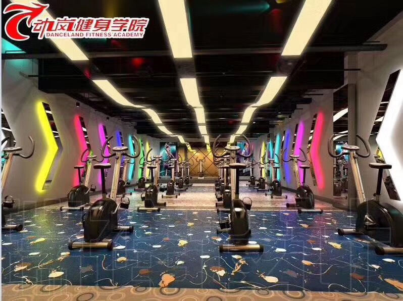 裝修風(fēng)格展示——器械區、動(dòng)感單車(chē)房