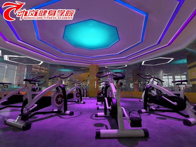 裝修風(fēng)格展示——器械區、動(dòng)感單車(chē)房