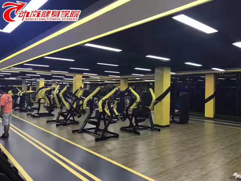 動(dòng)嵐健身河南郟縣加盟店裝修風(fēng)格展示