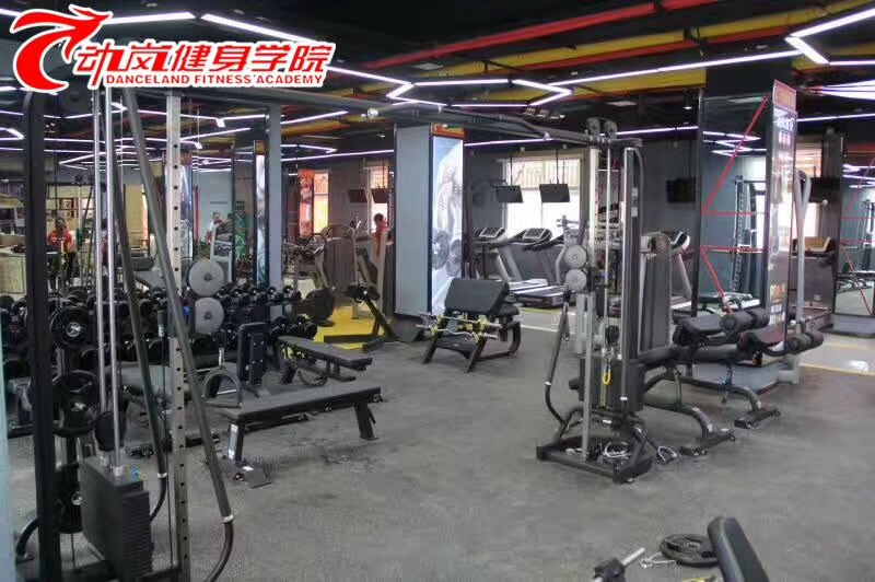 動(dòng)嵐健身河南鄧州加盟店裝修風(fēng)格展示