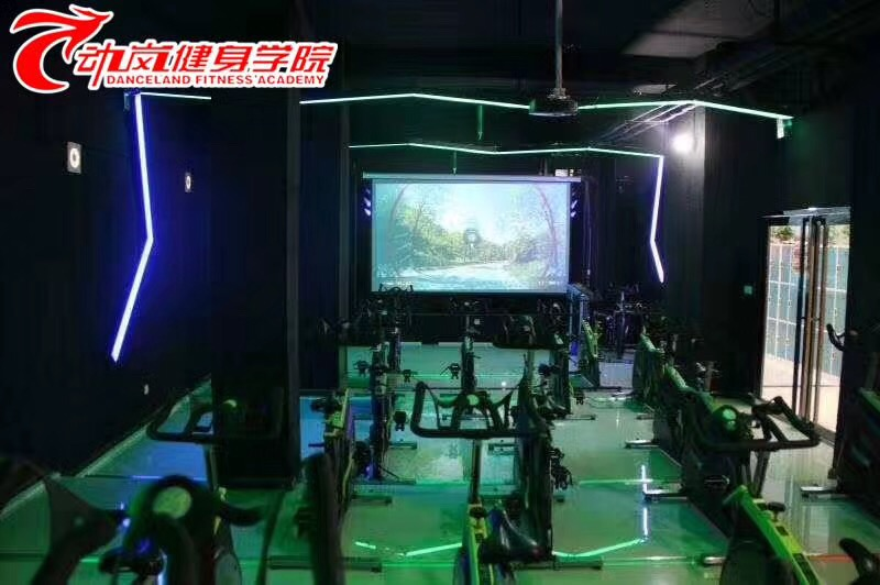 動(dòng)嵐健身河南鄧州加盟店裝修風(fēng)格展示