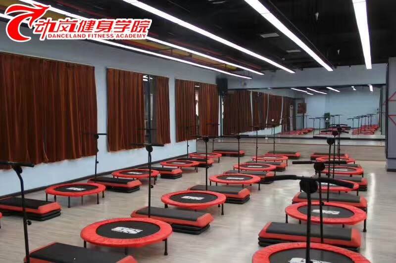 動(dòng)嵐健身河南鄧州加盟店裝修風(fēng)格展示