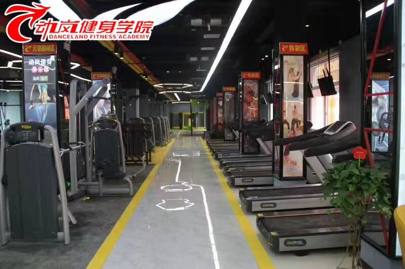動(dòng)嵐健身河南鄧州加盟店裝修風(fēng)格展示