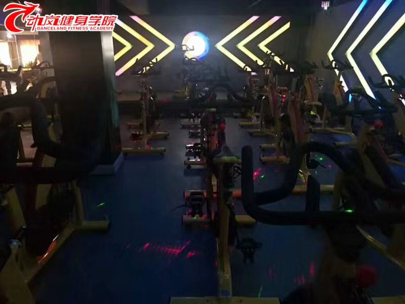 動(dòng)嵐健身贛州興國加盟店裝修風(fēng)格展示