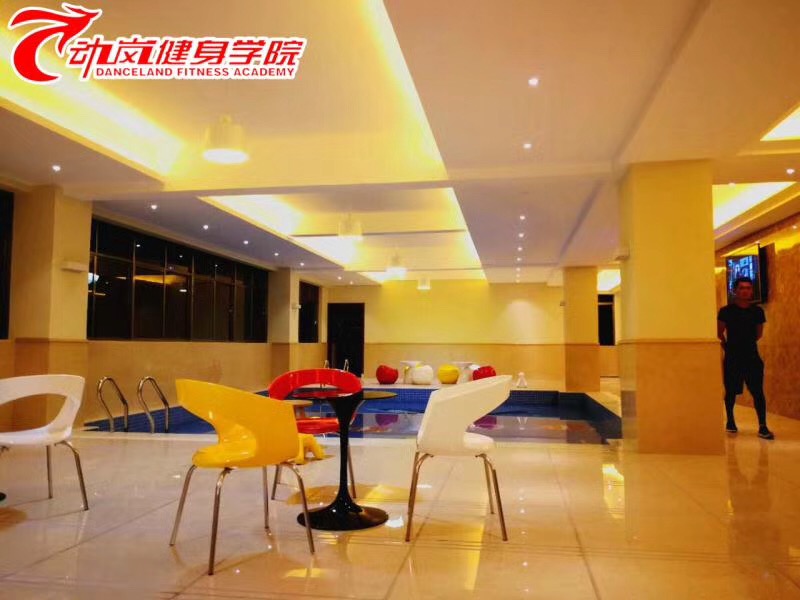 動(dòng)嵐健身云南瀾滄健身房加盟店裝修風(fēng)格展示