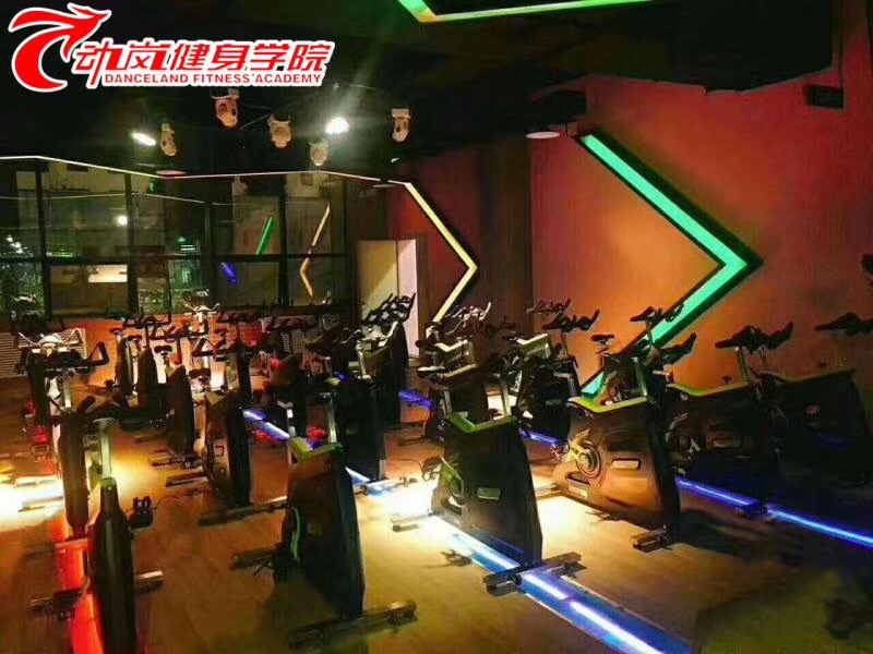 動(dòng)嵐健身甘肅平?jīng)鼋∩矸考用说暄b修風(fēng)格展示
