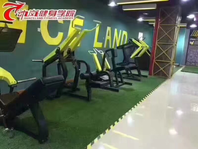 動(dòng)嵐健身河南封丘健身俱樂(lè )部加盟店裝修風(fēng)格展示