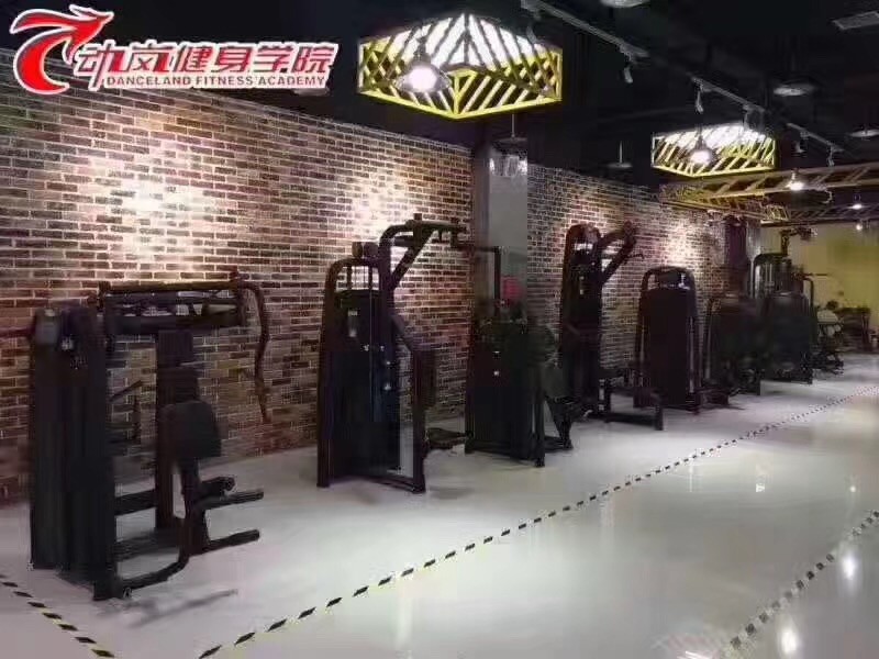 動(dòng)嵐健身河南封丘健身俱樂(lè )部加盟店裝修風(fēng)格展示
