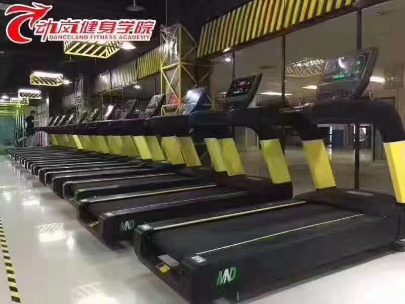 動(dòng)嵐健身河南封丘健身俱樂(lè )部加盟店裝修風(fēng)格展示