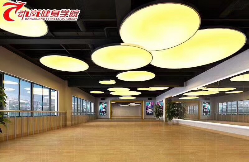 動(dòng)嵐健身加盟店裝修風(fēng)格展示