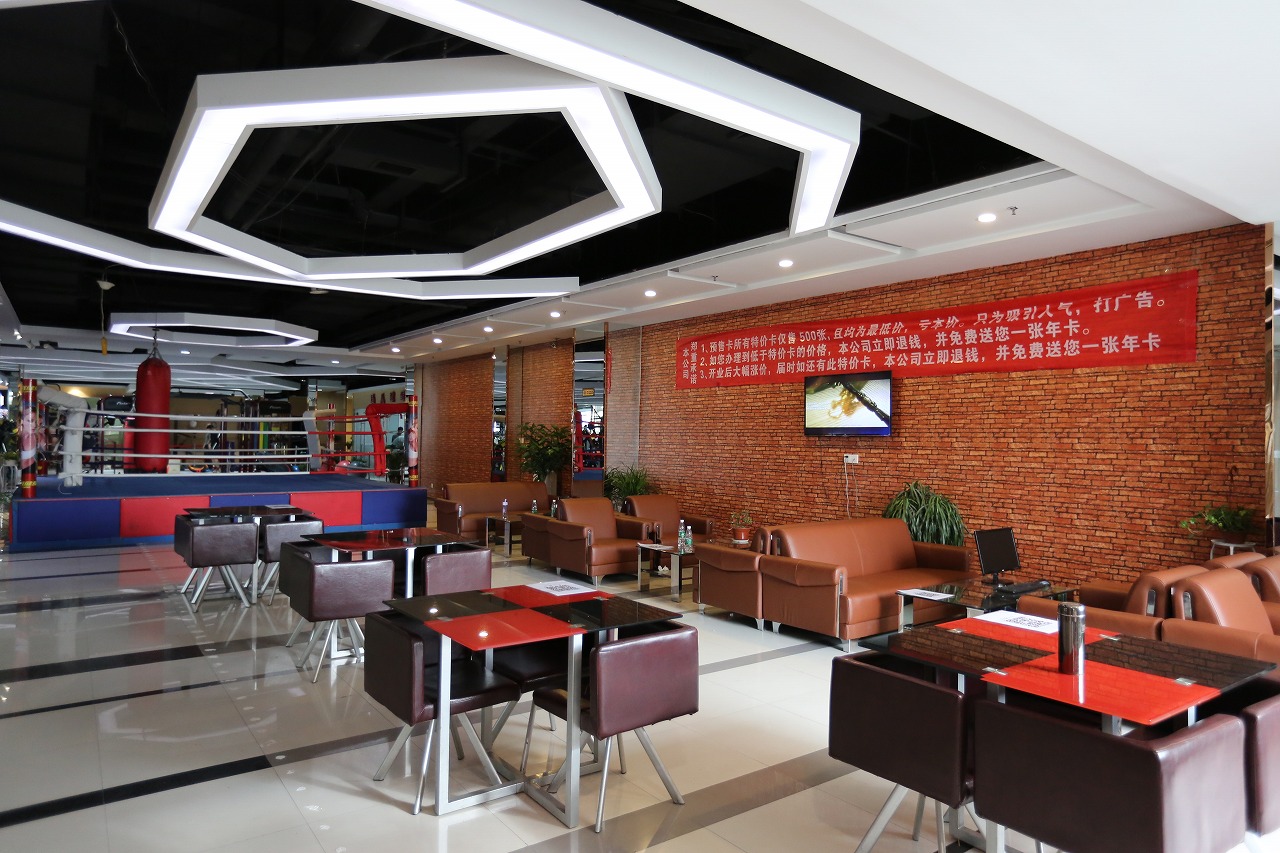 湖北襄陽(yáng)動(dòng)嵐健身房加盟店面裝修展示
